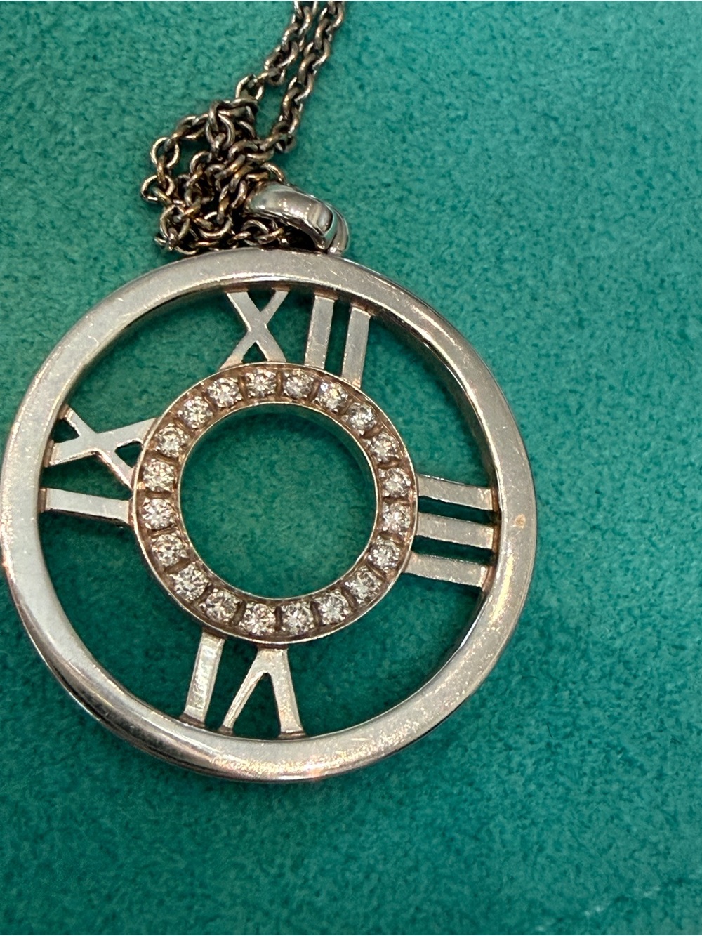 Tiffany 18K & diamond Atlas open circle necklace & pouch